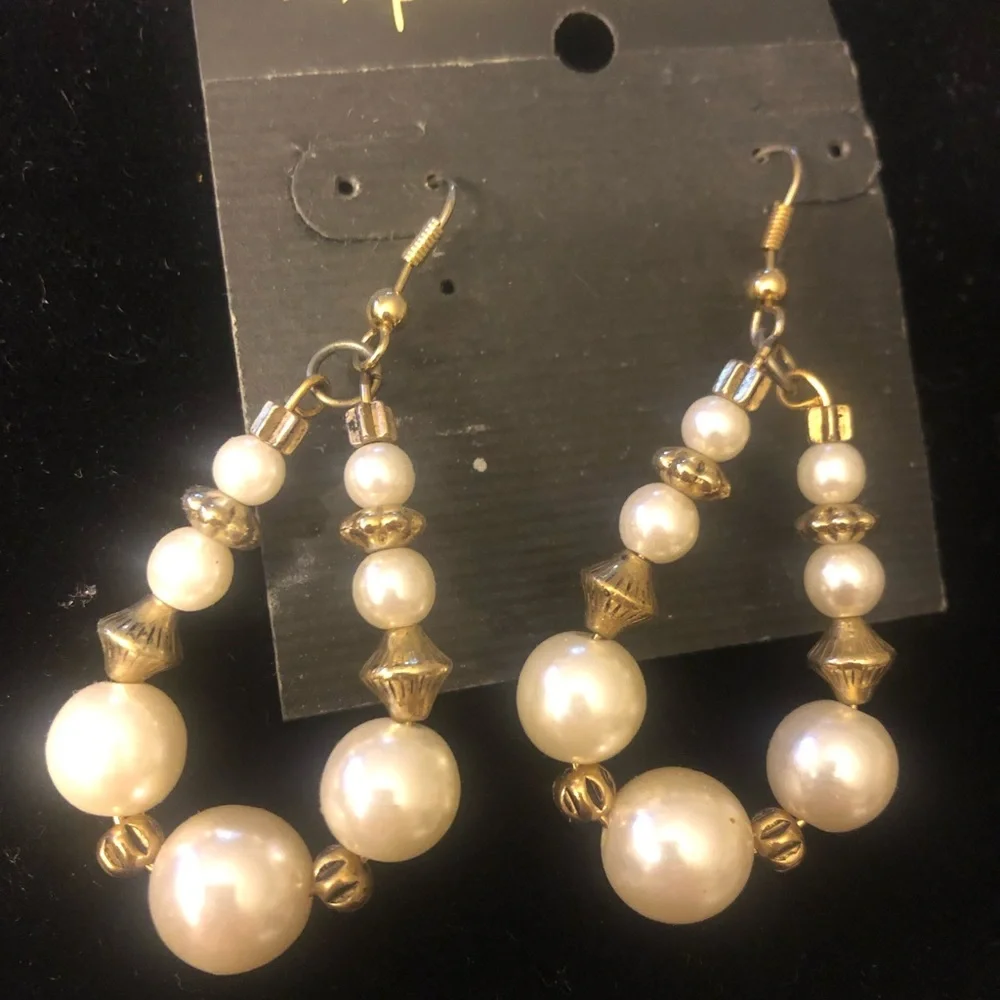 🌞 80s Vintage gold & pear costume jewelry earrings for pierced ears NWT